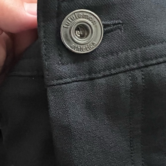 Lululemon Mens Shorts in Black Size 32 - Picture 5 of 6